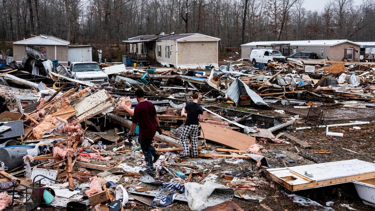 Minst 32 døde i «monsterstorm» i USA