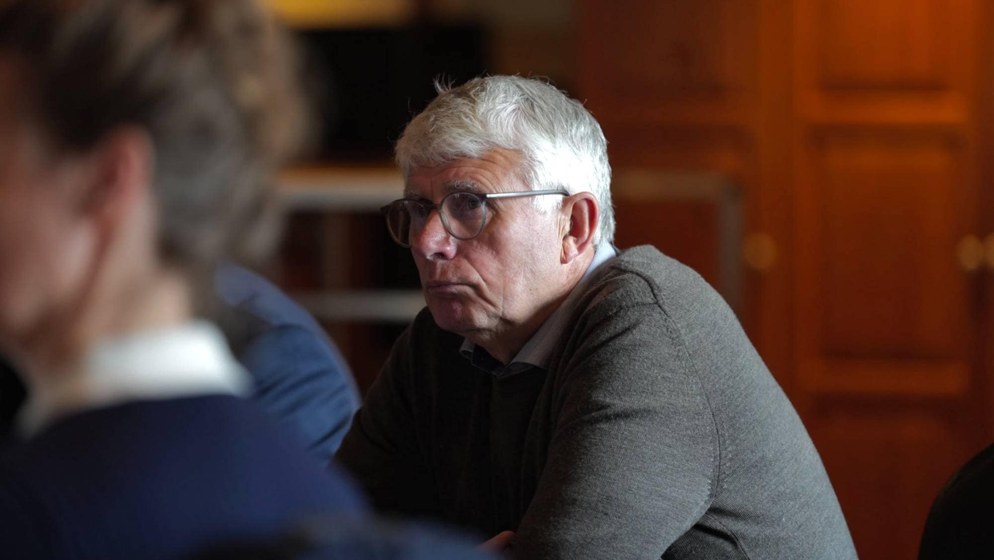 Krisemøte om Sørlandsbanen, her Fylkesordfører Arne Thomassen