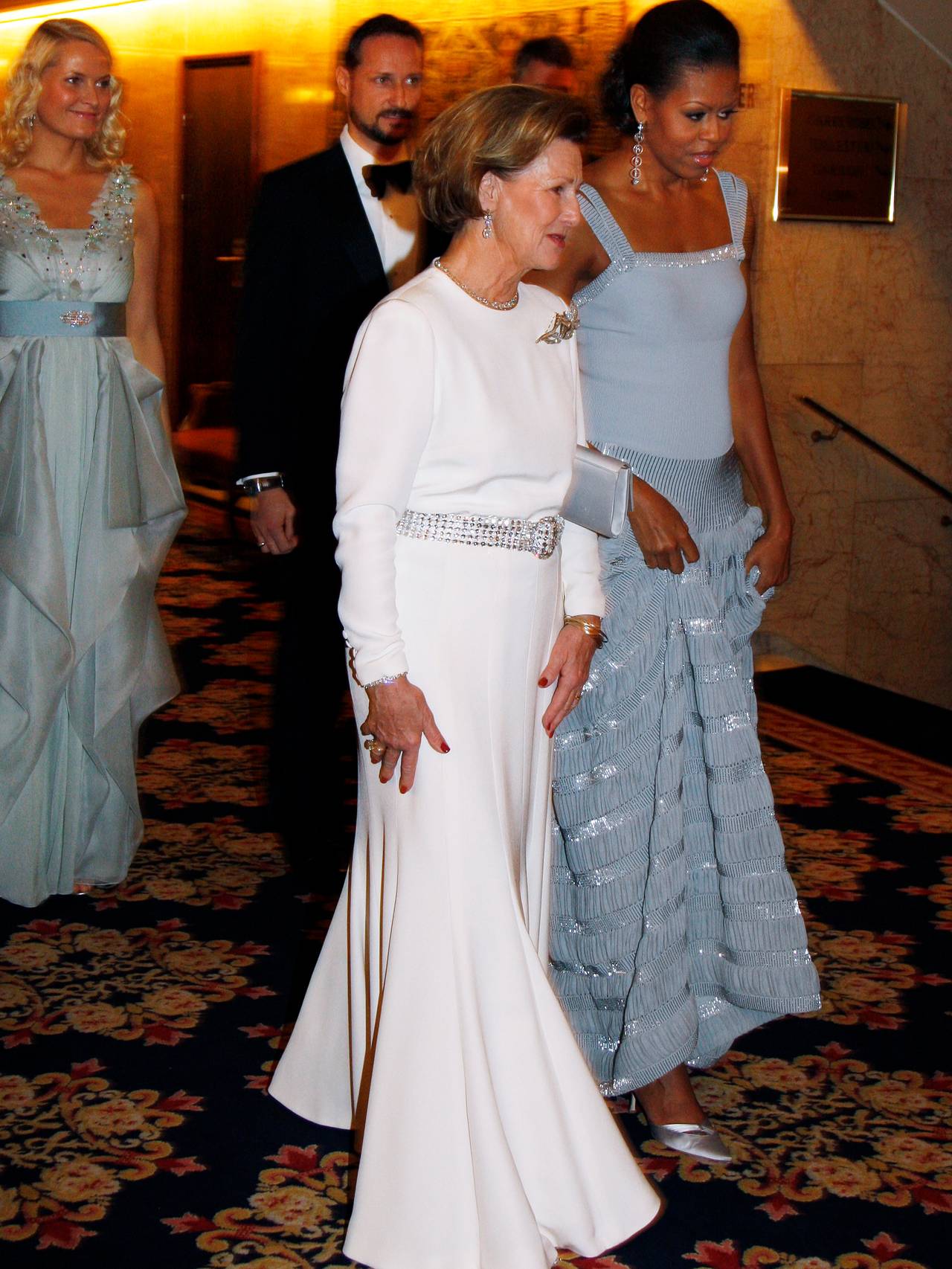 Dronning Sonja hvit kjole