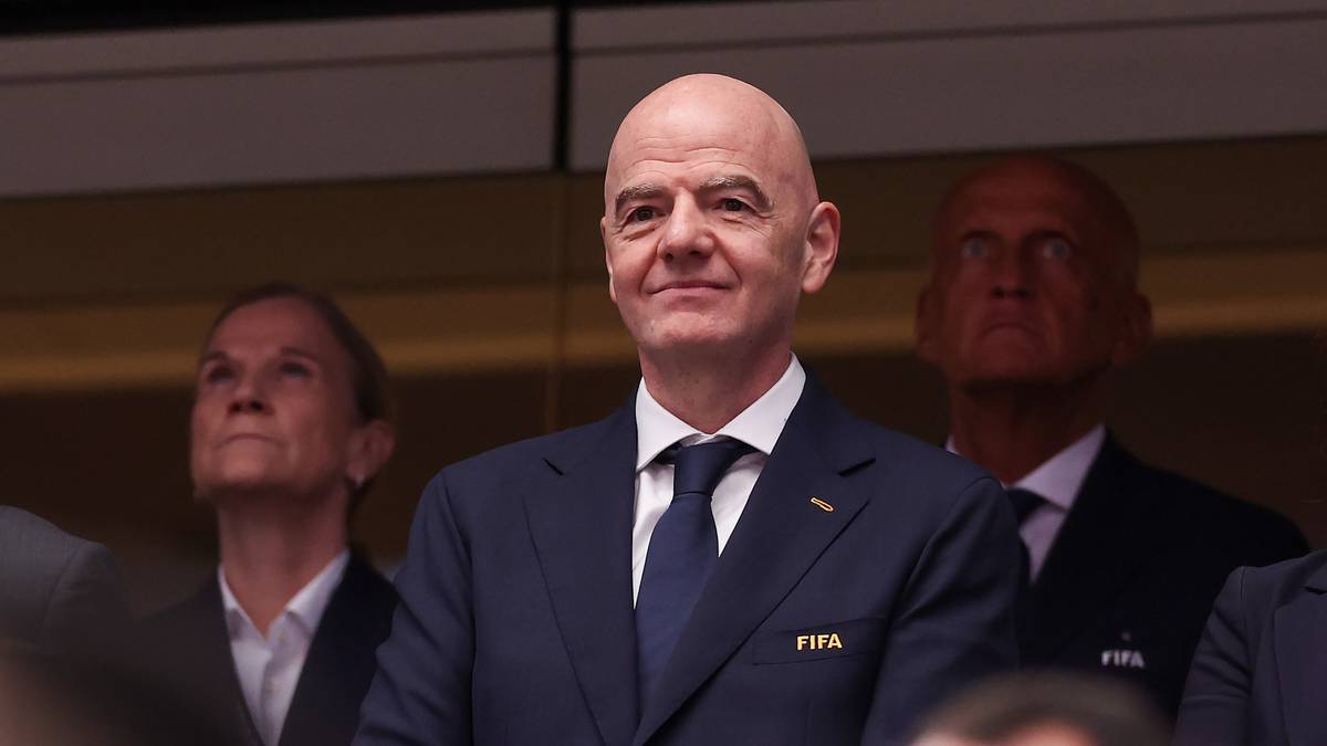 Fifa skal vurdere å åpne for Russland
