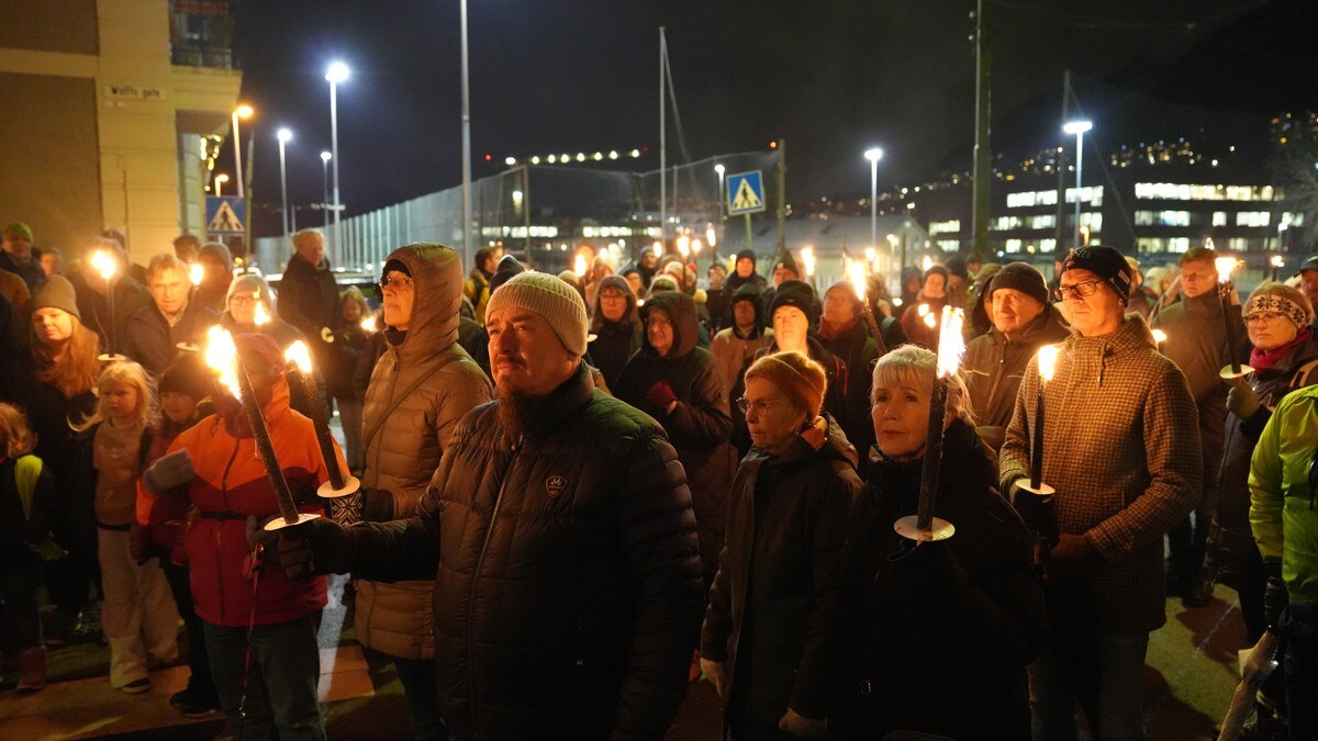 Fredspris-fakkeltog stansa kollektivtrafikken