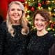 Hans Erik Lindbom / NRK To kvinner som står ved siden av et juletre
