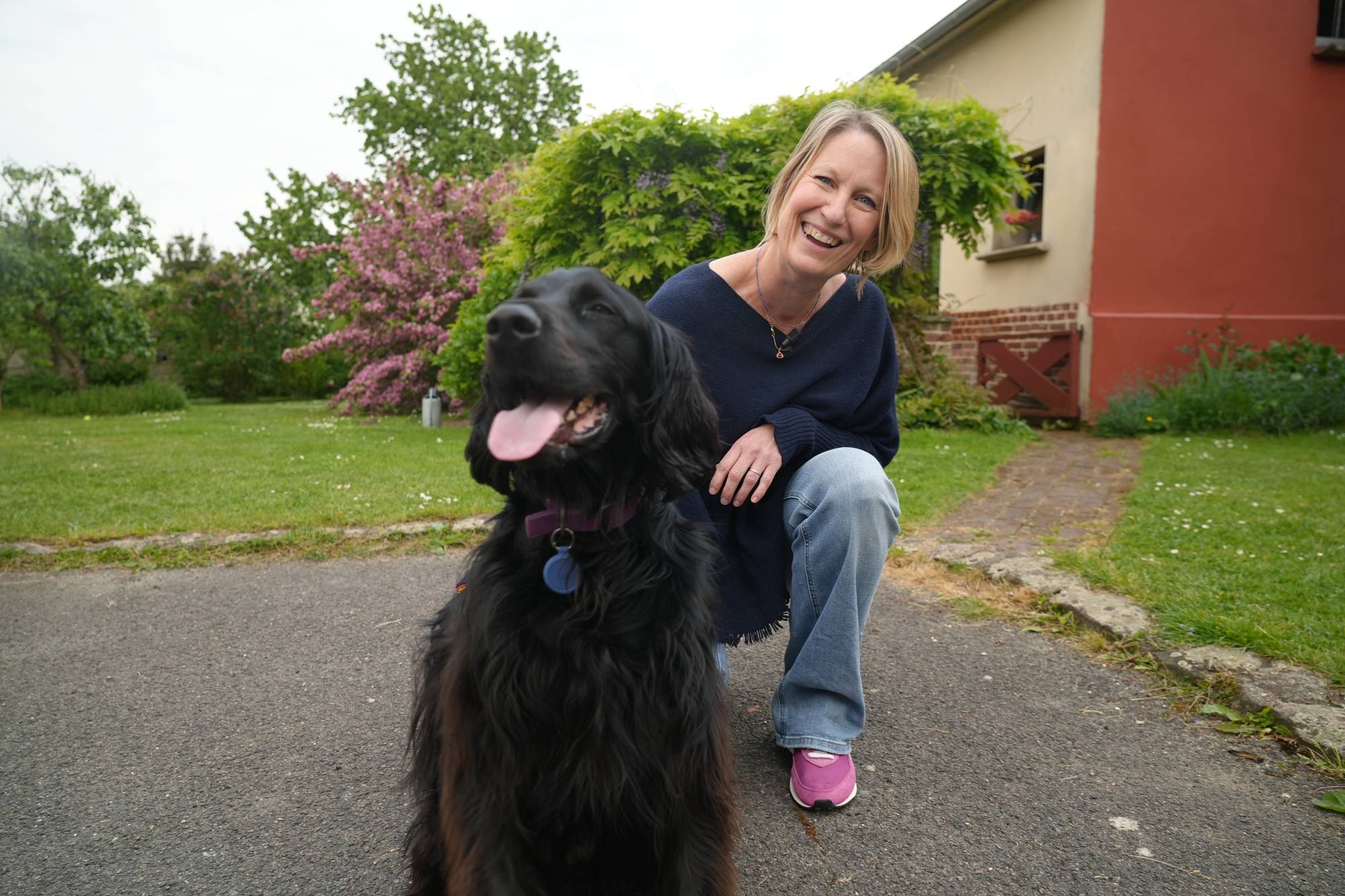 Kvinne med hund