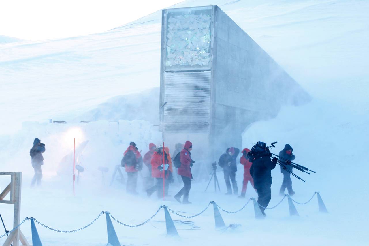 Pressen var til stede under åpningen av frølageret på Svalbard.
