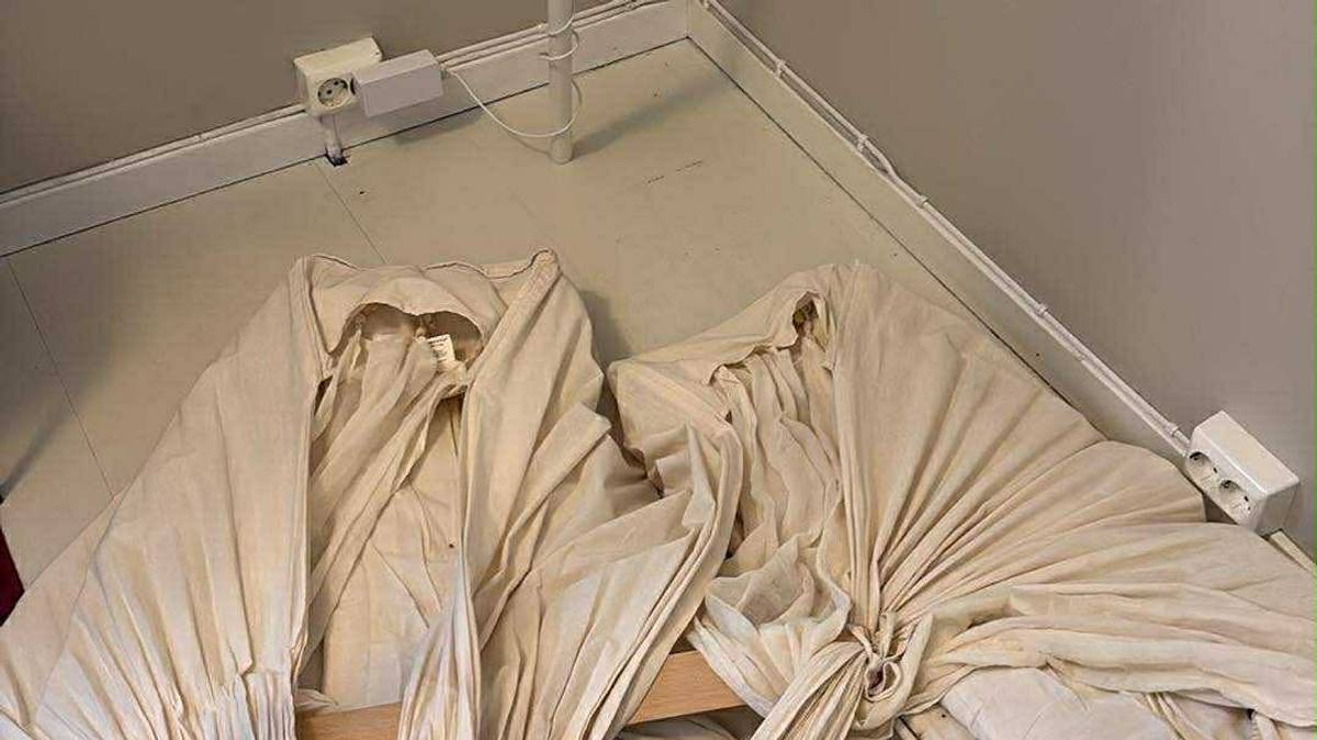 Mange kjøper brukt utstyr til baby. Hengevugga til Ida knakk med tvillingene i