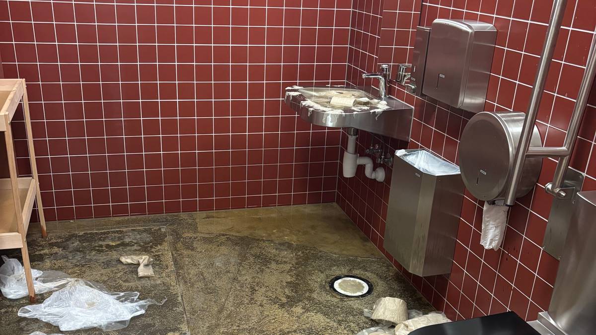 Hærverk på flere bibliotek i Bærum: – Tettet igjen en vask og satt på vannet