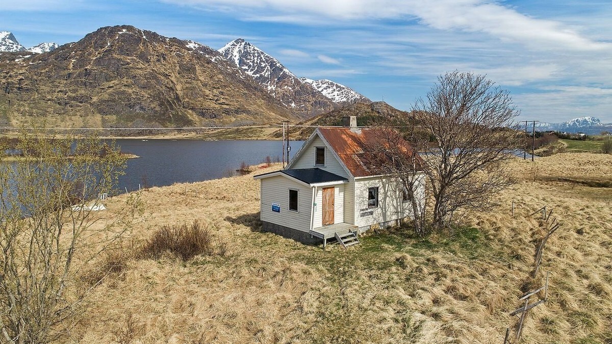 Ekstreme boligpriser i Lofoten – hus uten vann og strøm gikk 200.000 over takst