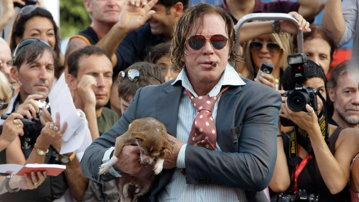 Mickey Rourke takket hundene sine – NRK Kultur og underholdning