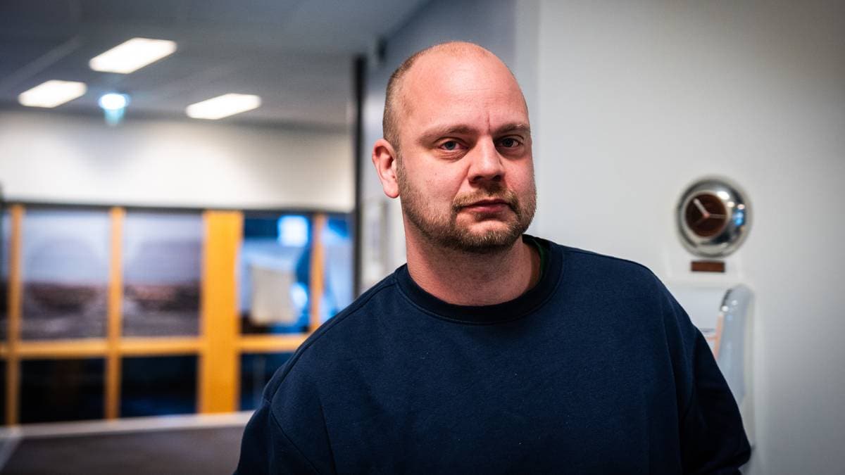 Henlegger sak mot Mímir Kristjánsson