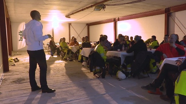 Lagring av data er det mange som spår er en ny næringsvirksomhet på Agder. I dag var det feiring og kranselag på det som ferdig utbygd kan bli ett av verdens største datalagringssentre.