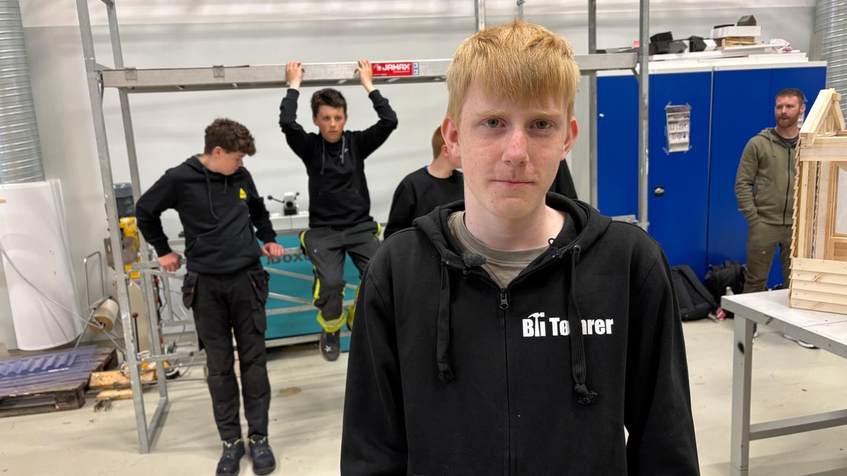 Byter ut pulten med praktisk arbeid
