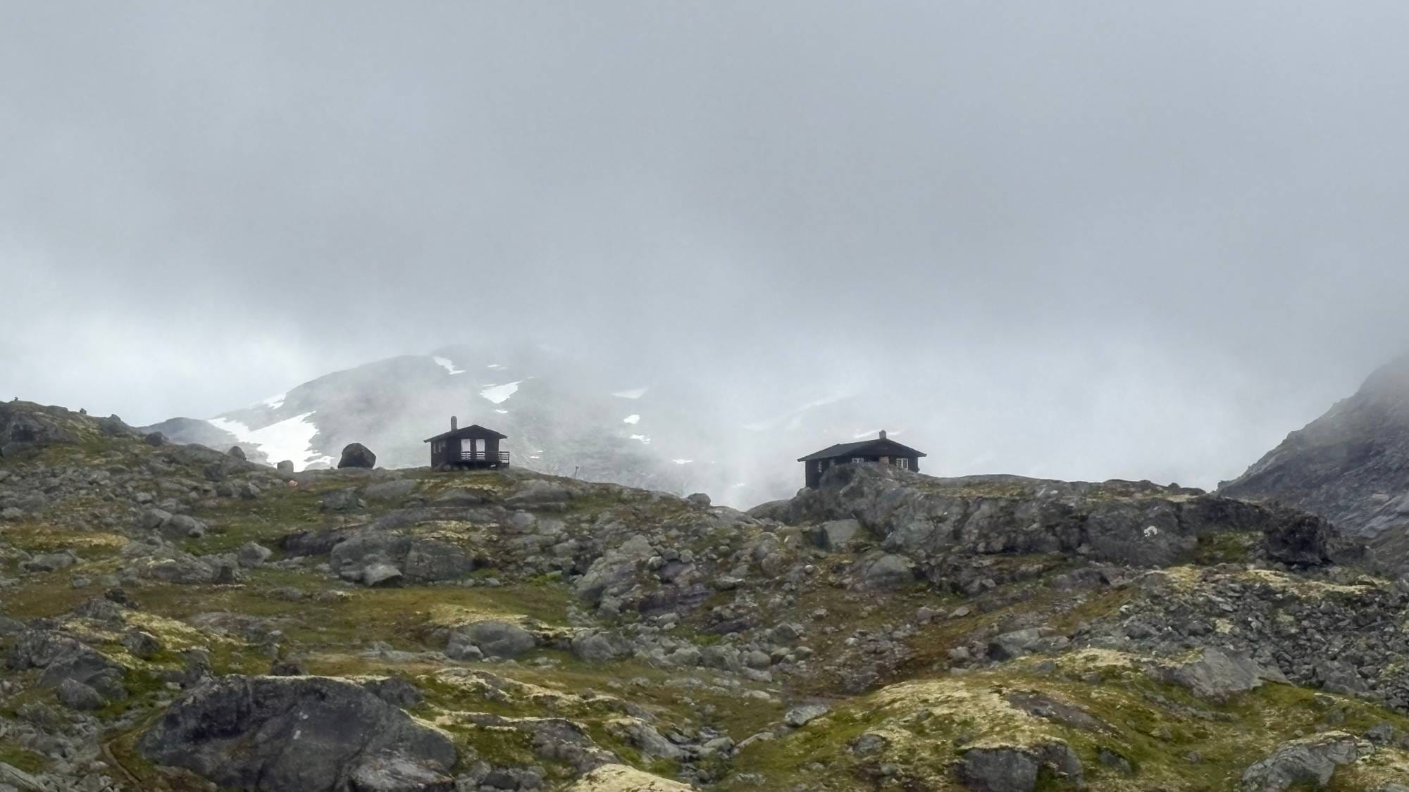 Redningsgruppa søker etter savnede turister.
