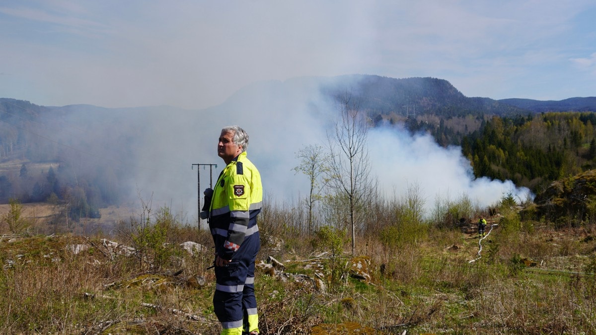 Terrengbrann i Skien – brannvesen var tomme for vann