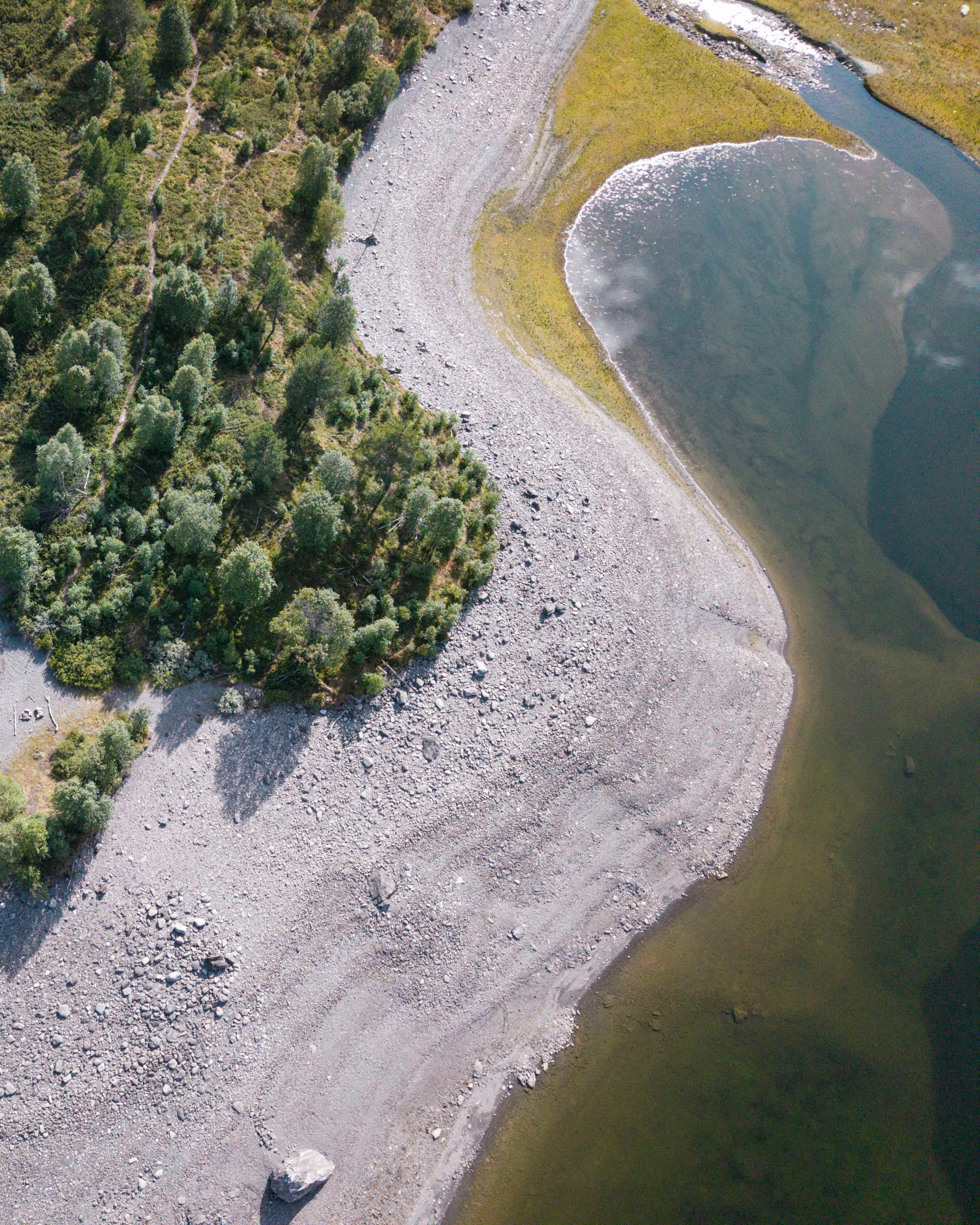 Dronebilde av Tisleifjorden på Golsfjellet med lav vannstand.