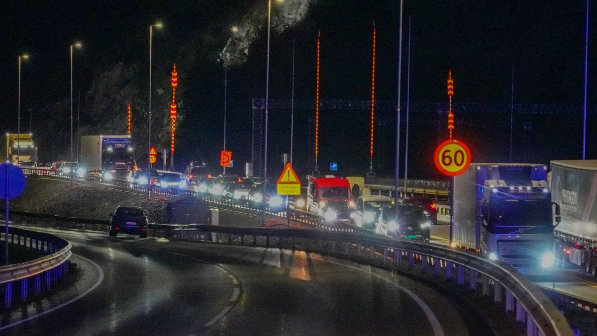 E18 stengt etter elgpåkjørsel – NRK Vestfold og Telemark – Lokale ...