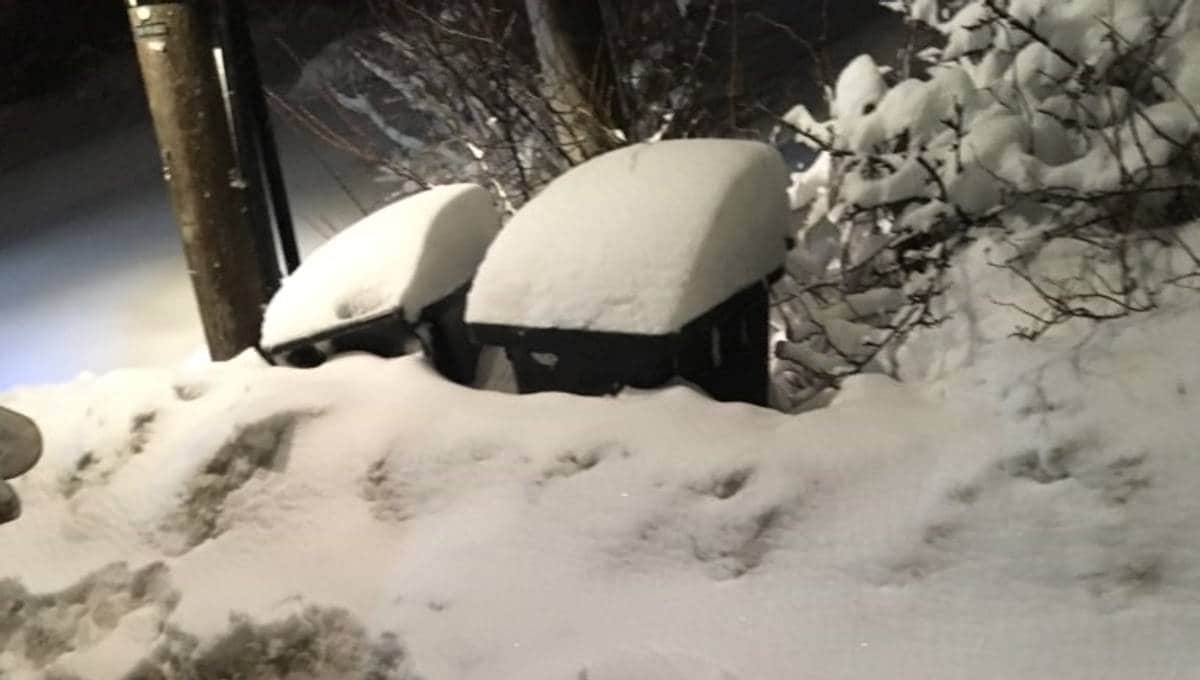 Renovatørene ber om hjelp i snøværet