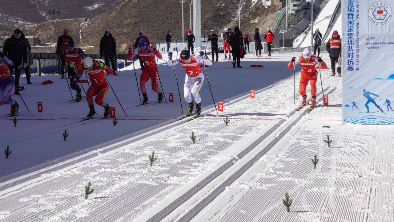 De kinesiske landslagene i skiskyting, kombinert og langrenn konkurrerer mot hverandre 