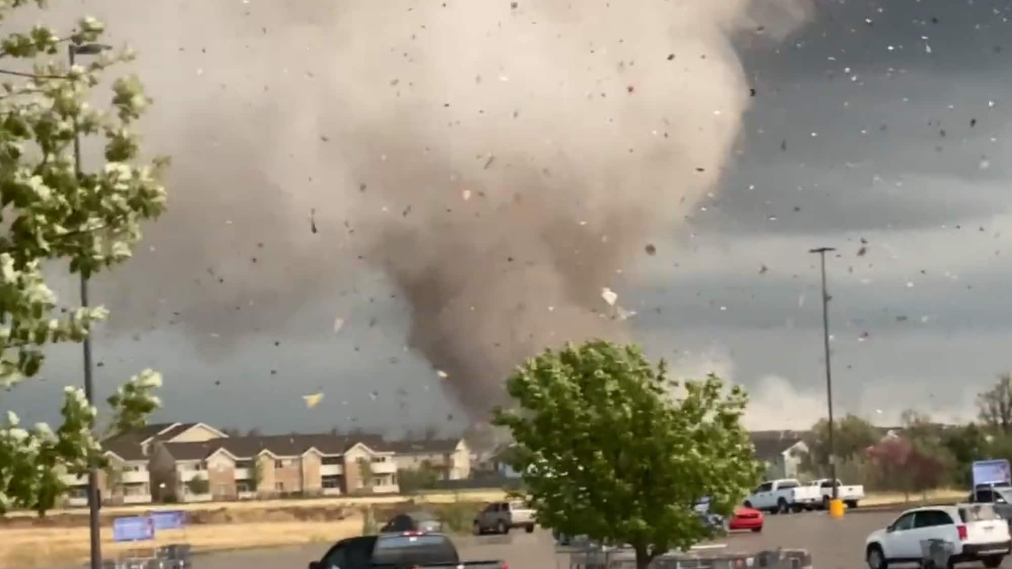 Самое большое торнадо в мире. Смерч. Ветер со2. Внутри торнадо. Самое большое торнадо в мире.