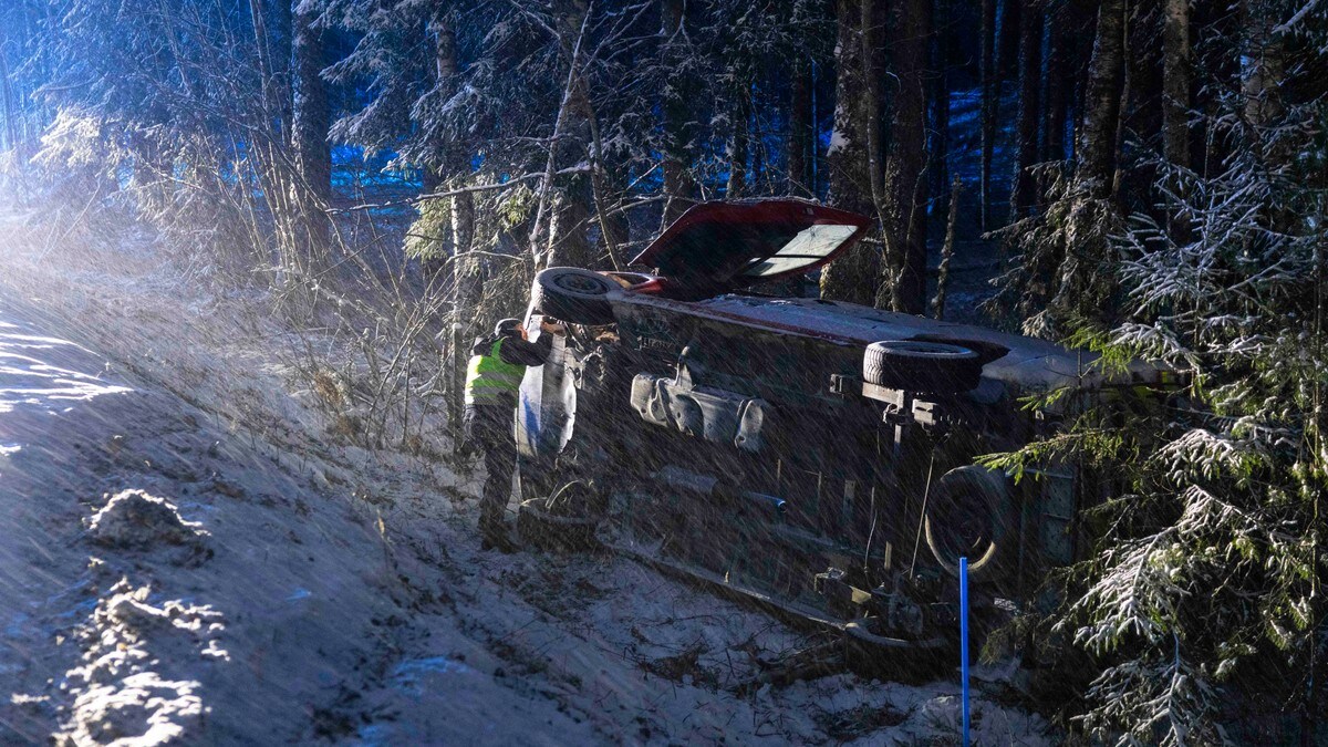 Snøværet skaper trafikktrøbbel: – Ta det med ro