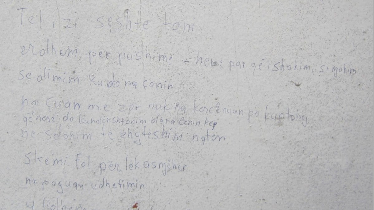 Meiner skrifta på fengselsveggen var hemmeleg bodskap til medtiltalt kvinne