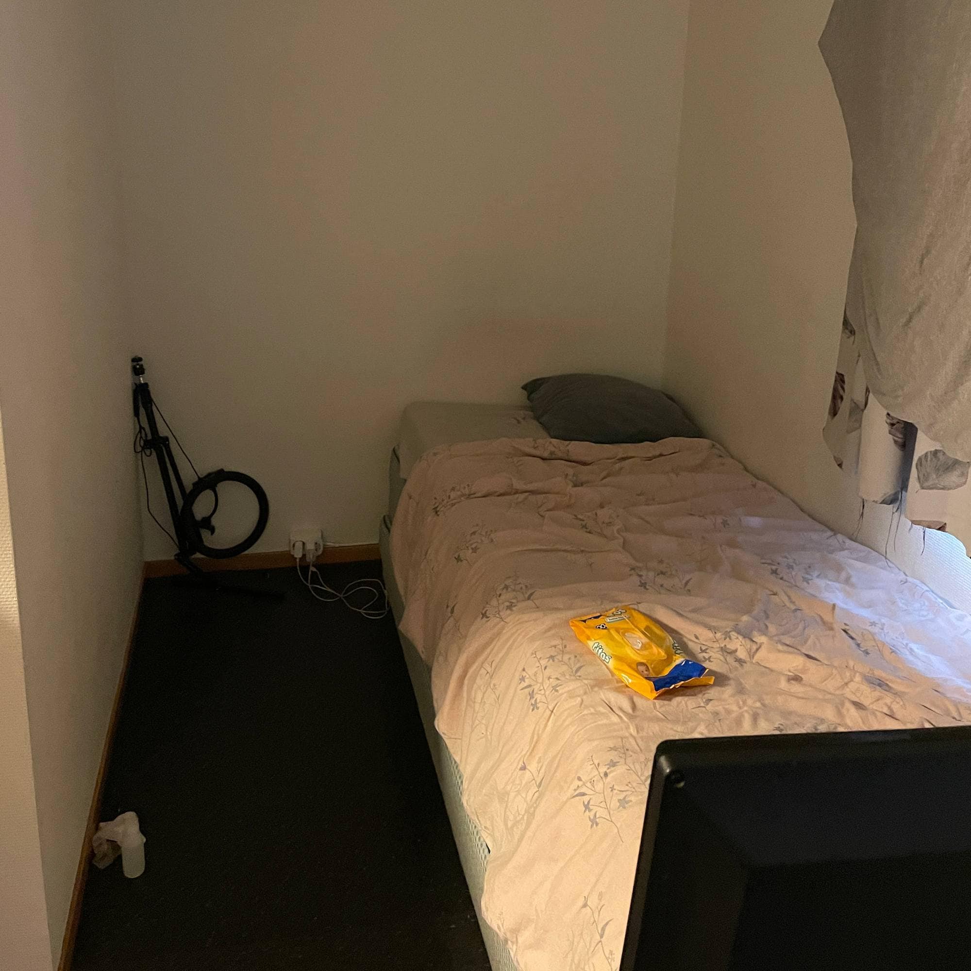 Bilder fra politiet i forbindelse med beslag i sak mot tre personer tiltalt for menneskehandel fra Colombia. 