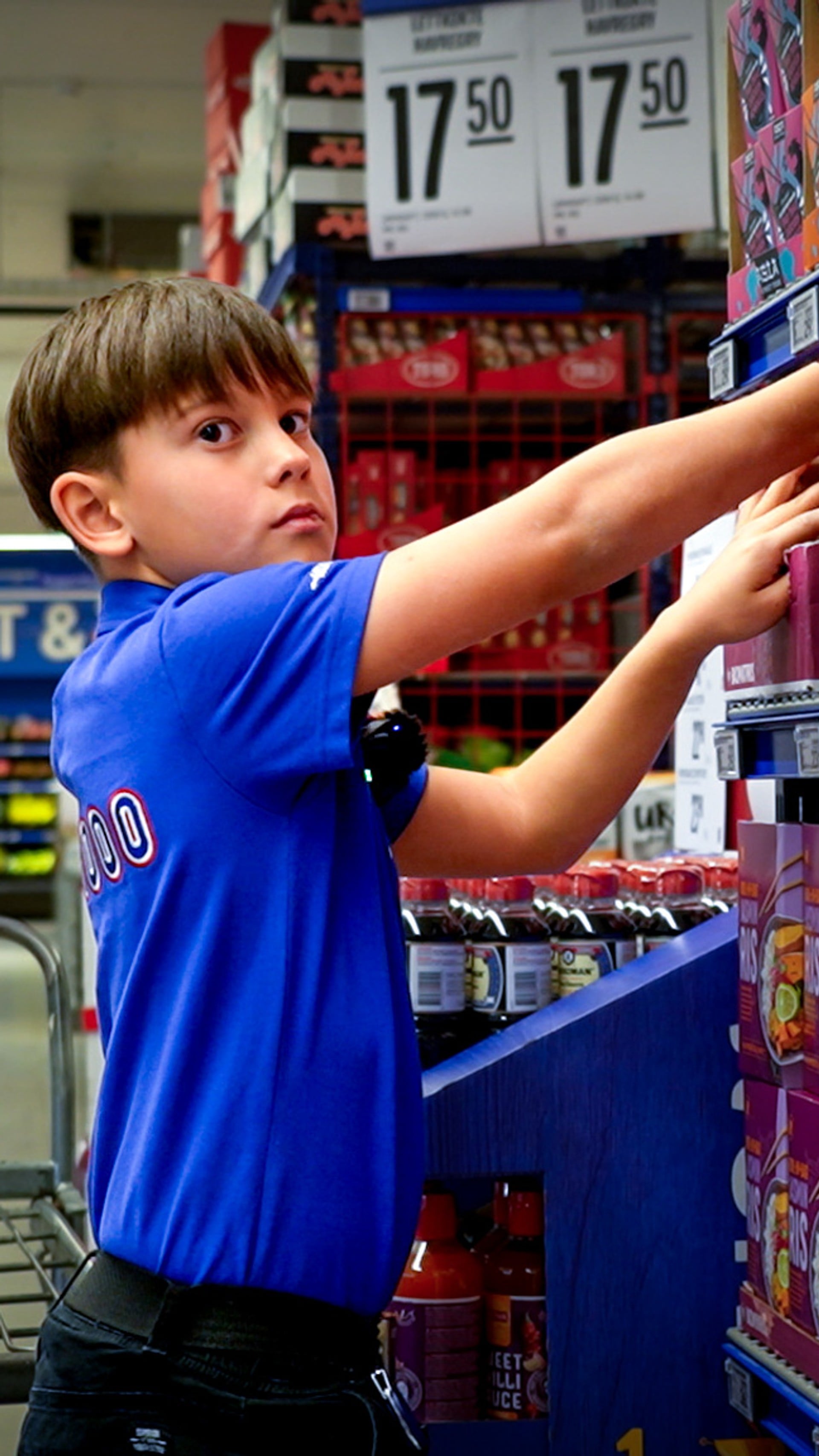 Hilmar (9) har allerede skaffet seg jobb