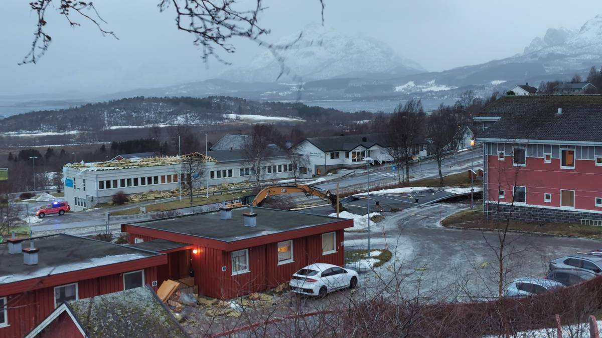 Tak Blåste Av Rådhuset I Hamarøy Nrk Nordland 