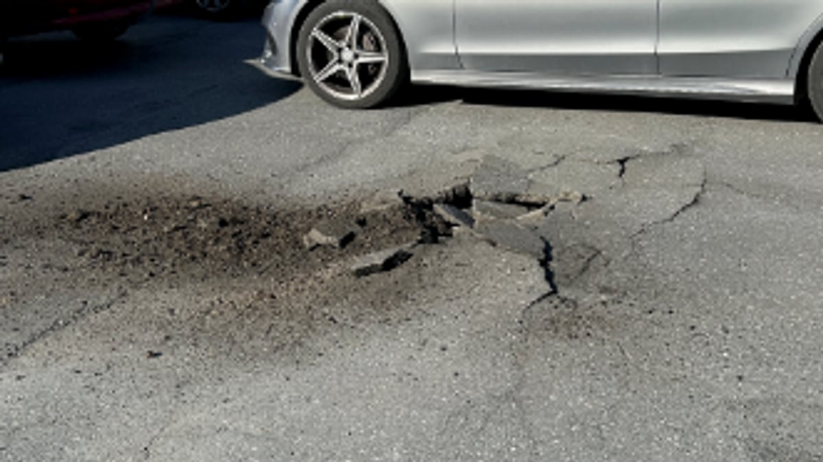 Eksplosjon på parkeringsplass: Ingen personer er skadet
