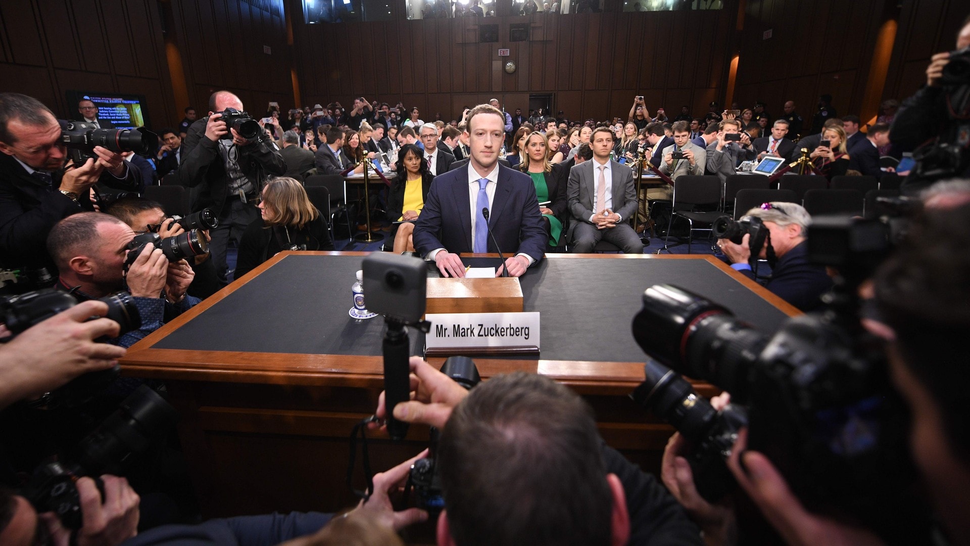 Zuckerberg ble tirsdag konfrontert om Cambridge Analytica-skandalen – NRK  Urix – Utenriksnyheter og -dokumentarer