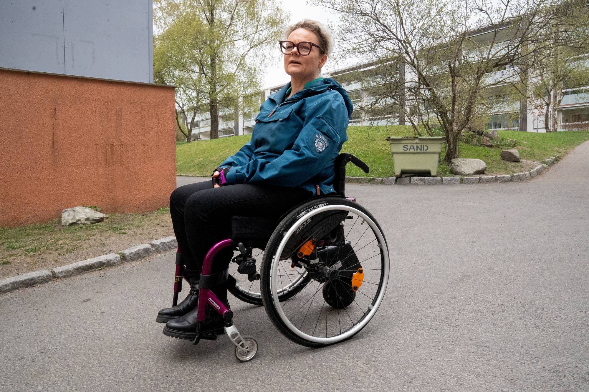 Kvinne i rullestol