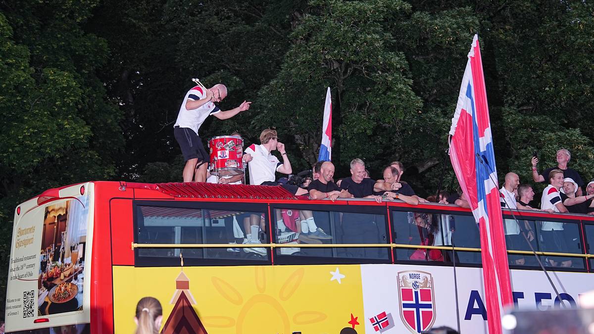 Møtt av folkehav i Oslo