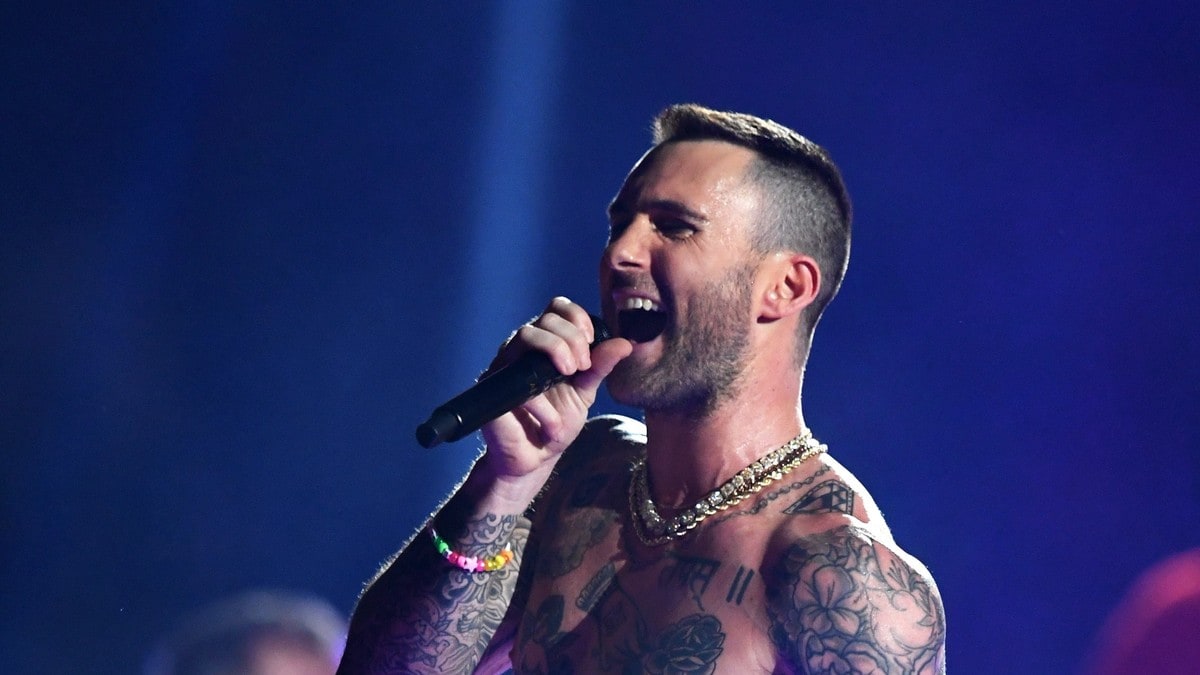 Maroon 5 får reaksjoner i sosiale medier etter Super Bowl