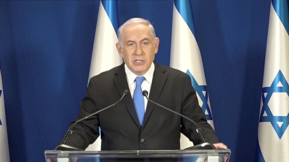 Medier: Israelsk politi anbefaler å tiltale Netanyahu for korrupsjon