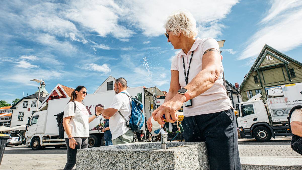 Hetebølge på 17. mai: Setter ut vannvogn i sentrum