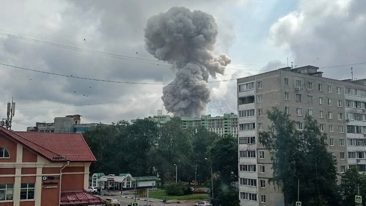 Eksplosjon rystet russisk fabrikk: Skal ha truffet lager med pyroteknisk utstyr