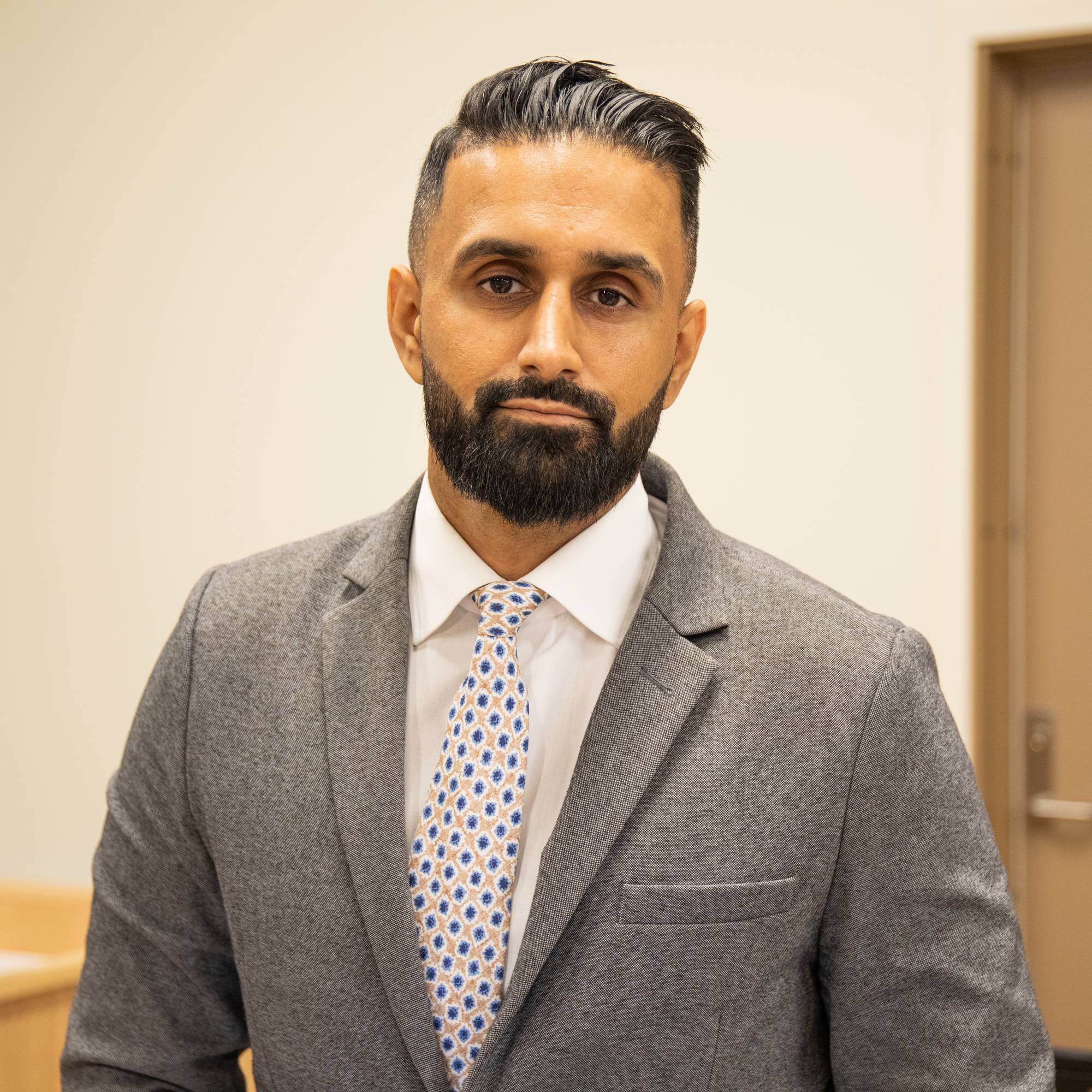 Advokat Usama Ahmad ved Elden advokatfirma.