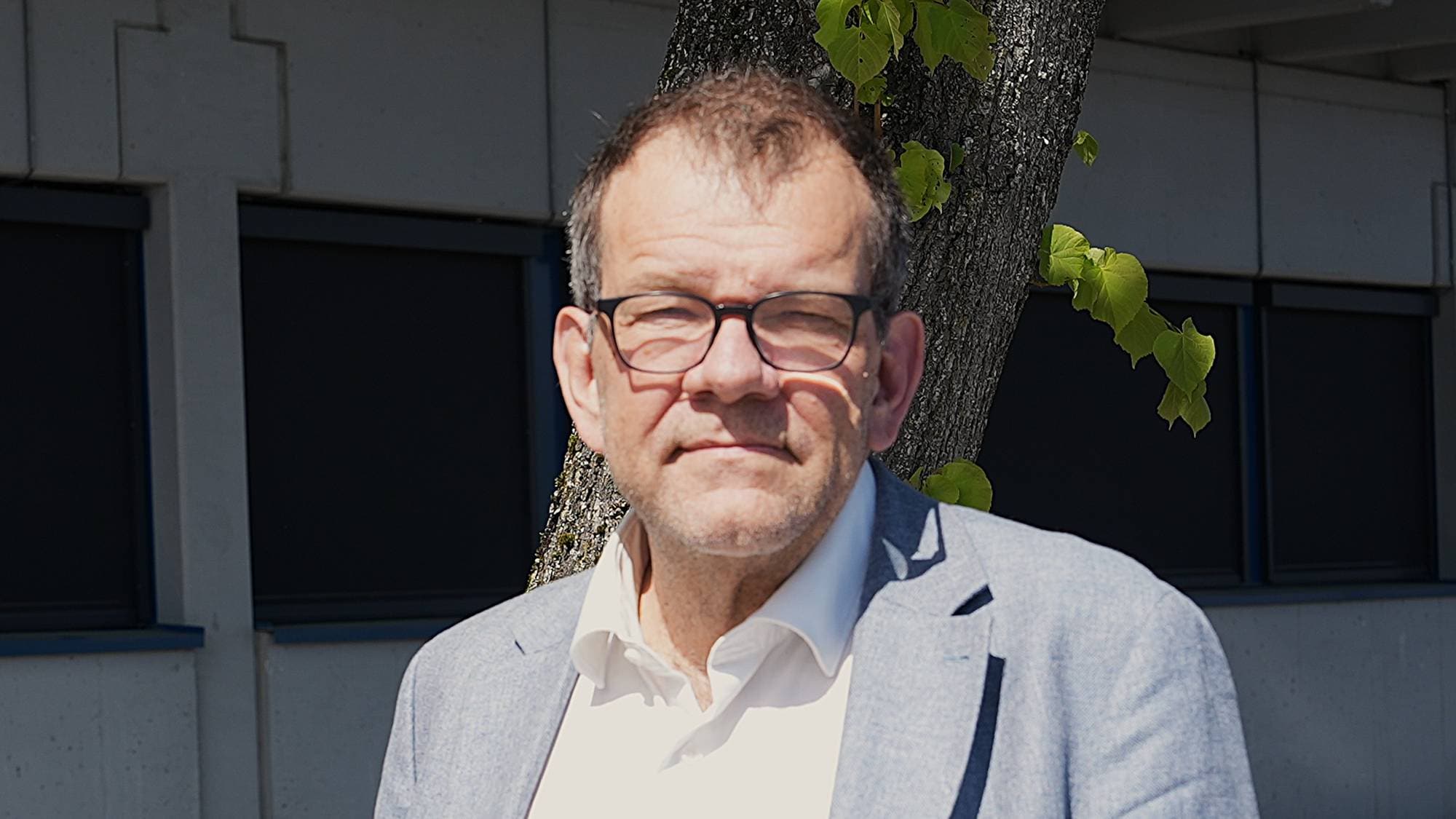 Nært bilde av rektor ved St Olav vgs i Sarpsborg