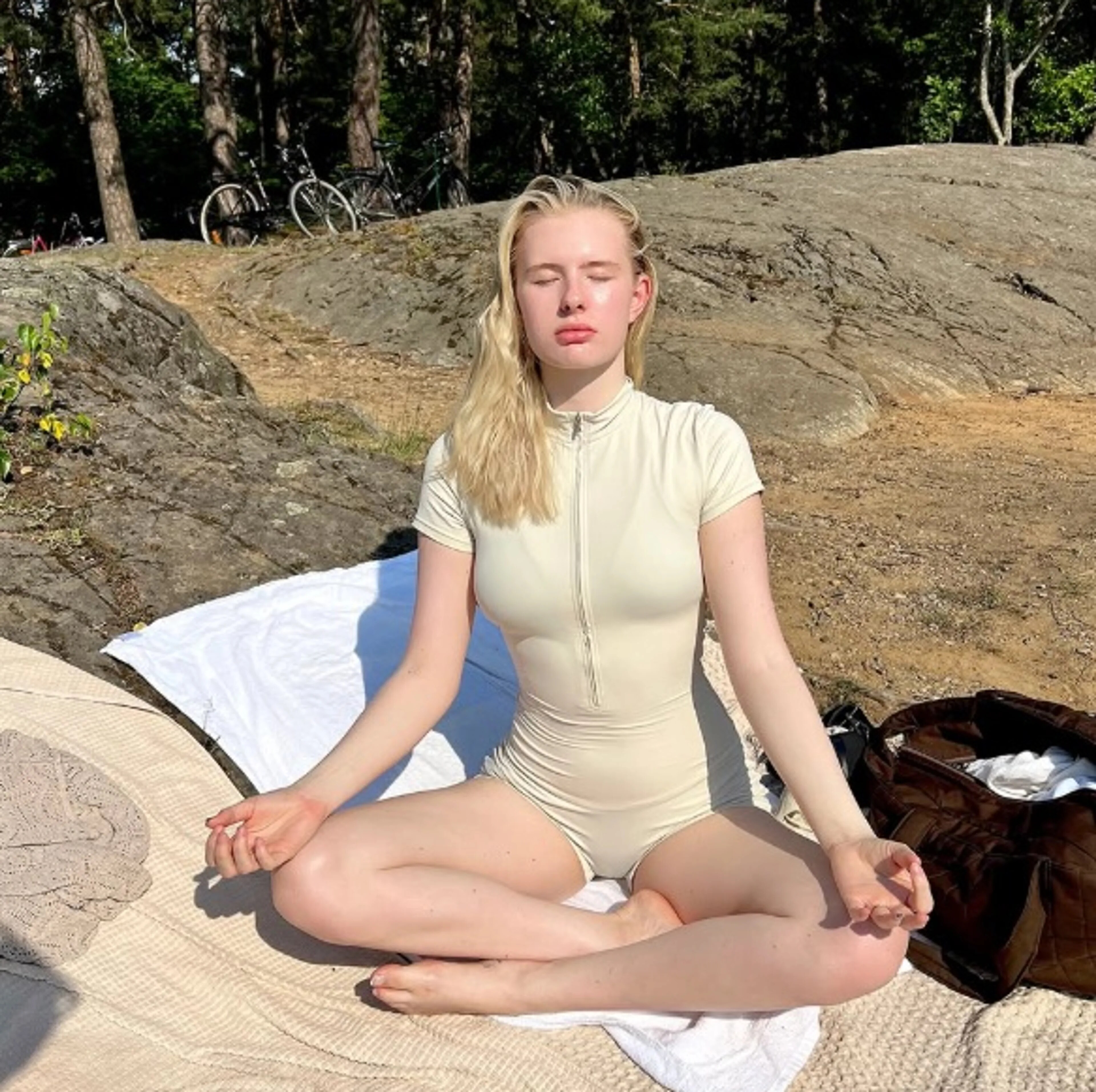 Julia Grop i Lotus
