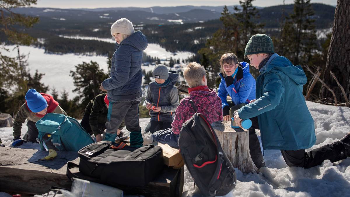Bytter ut klasserommet – lærer å overleve i naturen