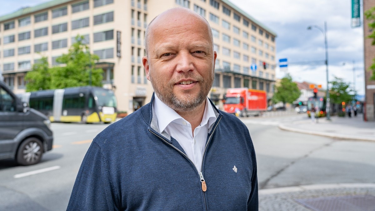 Senterpartiet snur om nullvekstmål i biltrafikken: – Eit gam
