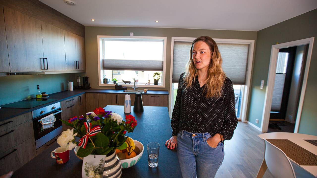 Karoline Tveitevåg (29), ingeniør. Delvis permittert, gravid i 6. måned.