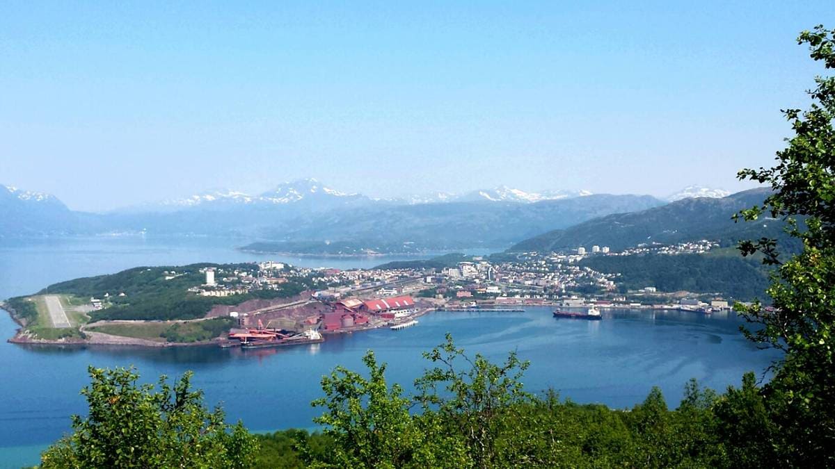 Aker har signert milliardavtale om bygging av KI-fabrikk i Narvik
