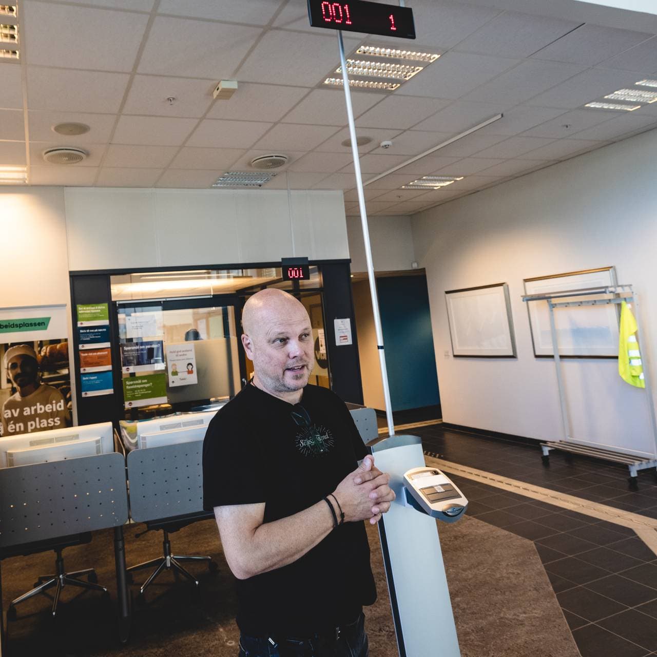 EN TRAVEL MANN: Beredskapssjef Morten Andreassen sjonglerer beredskapsjobbingen i 10 prosent stilling med E-16 utbygging og rollen som rådgiver i utviklingsenheten.