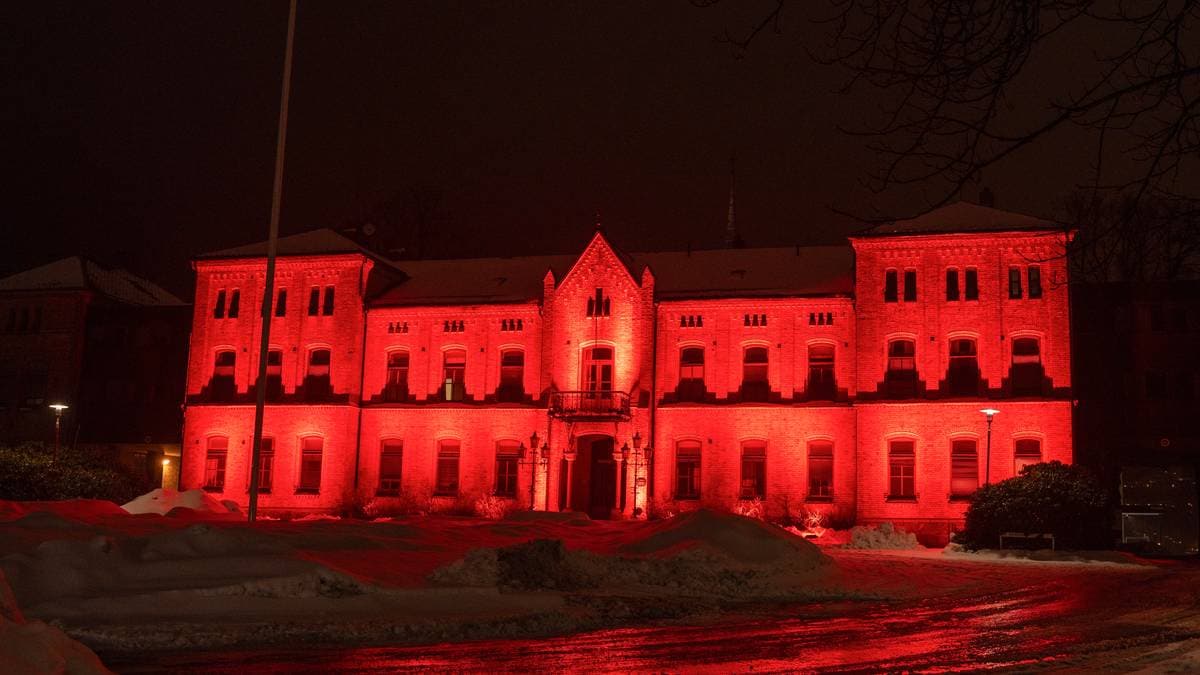 Lyser rødt i helga