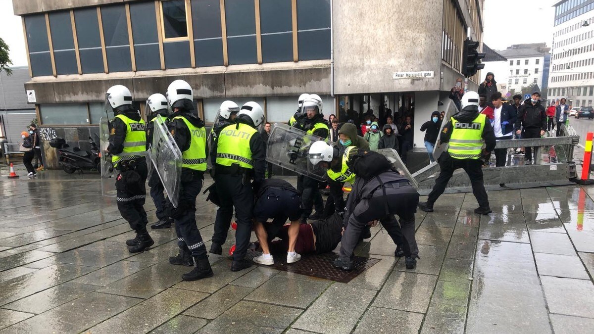 15 personer anholdt i Bergen