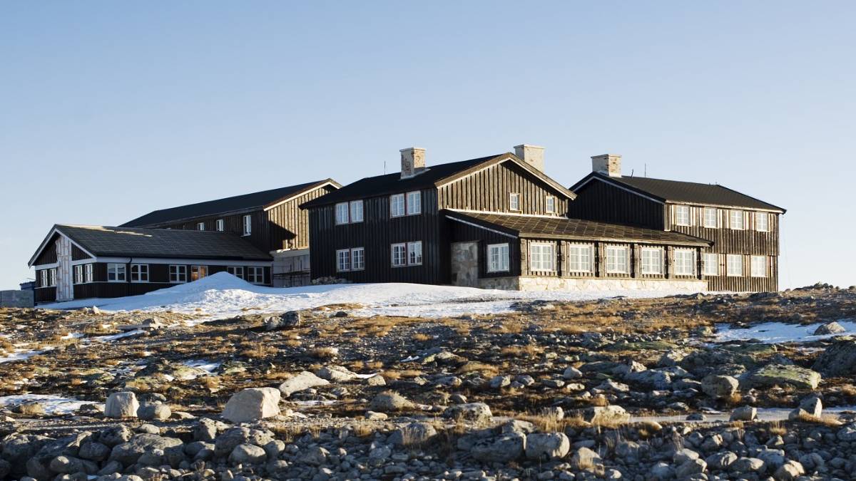 Fikk åpne DNT-hytte i siste liten – nå truer brannvesenet med å stenge den igjen