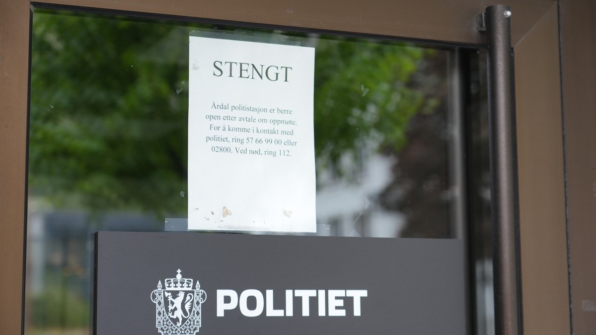 Gjenåpnede politikontor står tomme grunnet bemanningsmangel