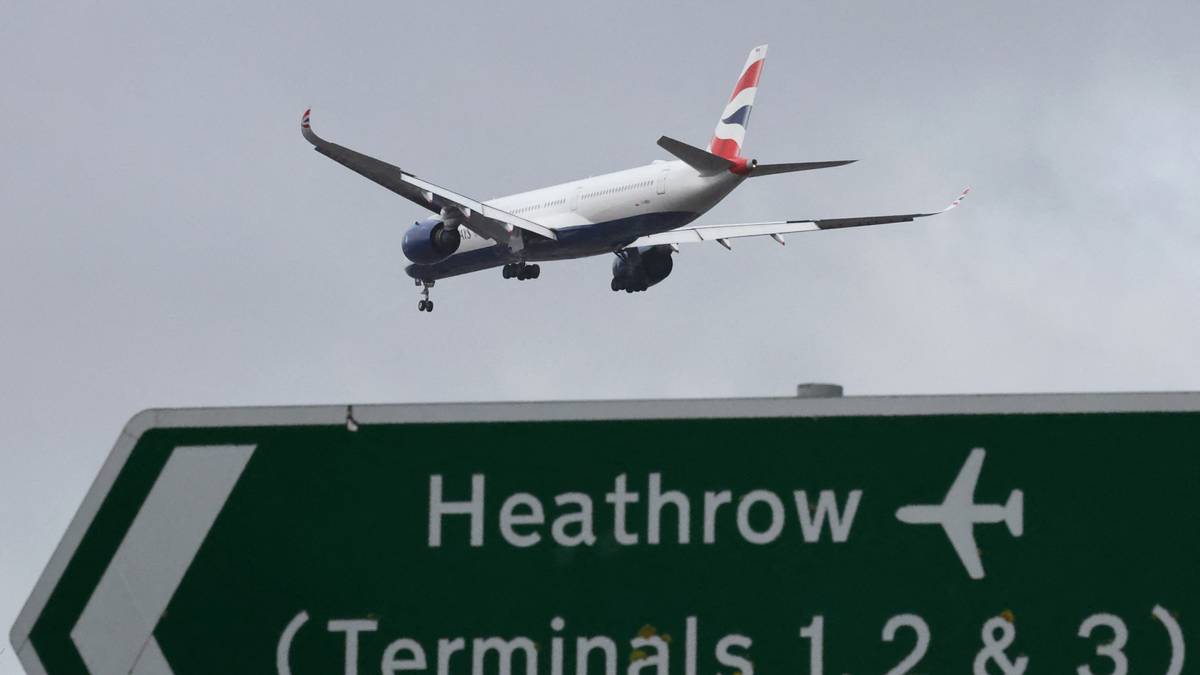 Heathrow flyplass stengt ut dagen grunna brann