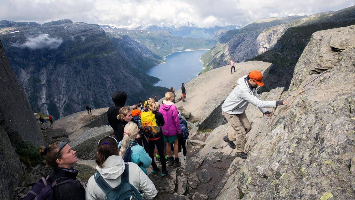 Turistar stengd ute frå Trolltunga i fleire veker: – Kjempekrise!