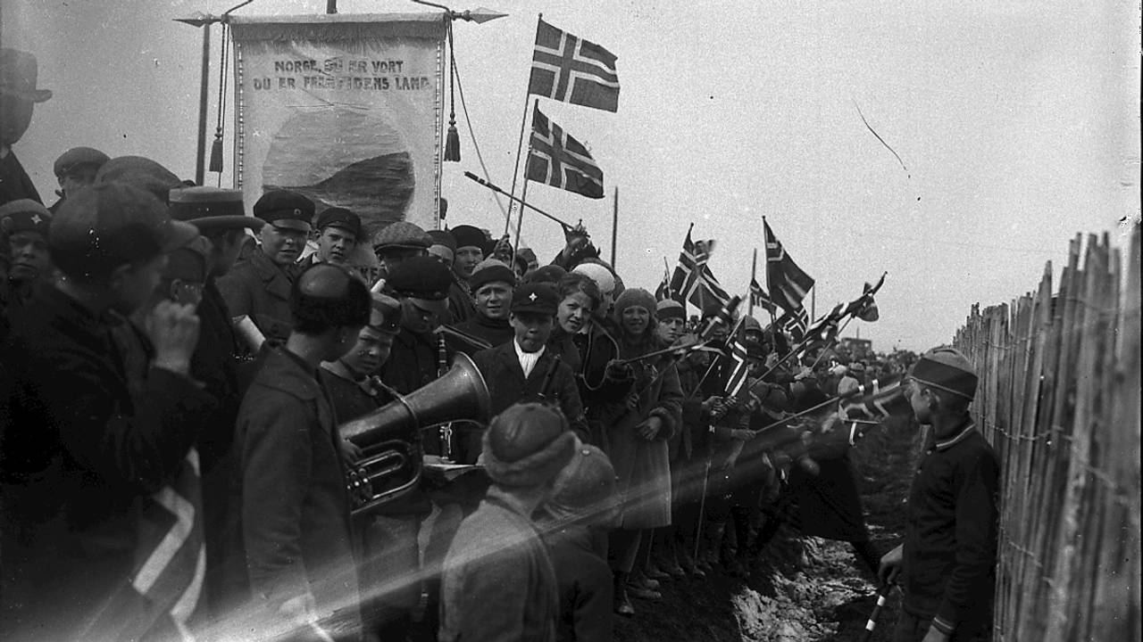 Rikard Nordraaks kiste kjem til Noreg i 1925